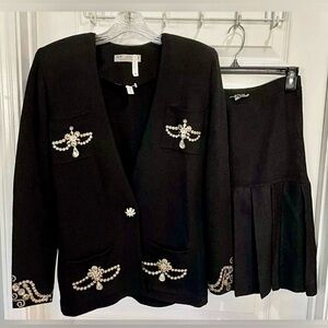 Size 4 - ST JOHN MARIE GRAY Knit Santana Embellished Cardigan Skirt Set. EUC
